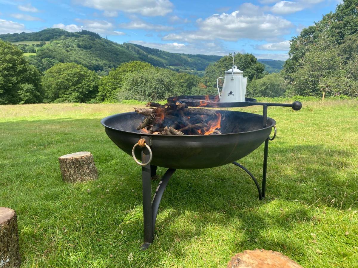 فندق Black Mountains Glamping أبرجافني المظهر الخارجي الصورة